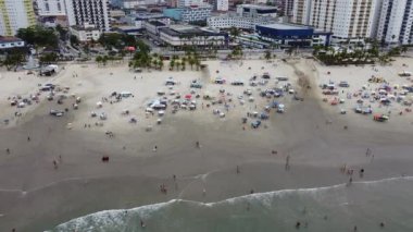 PAULO BRAZİL, ARALIK 03, 2022 Praia Grande 'nin en geleneksel dini festivallerinden biri olan Festejos de Iemanj, 3. ve 4. 
