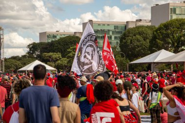 BRASILIA BRAZIL, HAZİRAN 01, 2023, Üçüncü kez başkan seçilen Luiz Incio Lula da Silva seçmenleri, göreve başlama törenine katılmak üzere Brasilia 'da toplandılar.