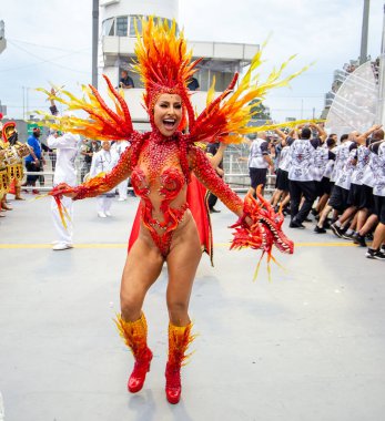 queen of the battery of the gavioes school Sabrina Sato