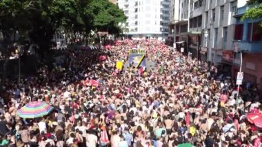 PAULO, FEBRUARY 23, 2023 Sokak Karnaval Bloğu Sao Paulo Brezilya şehir merkezindeki Largo do Aroche do Sao Paulo Karnavalı 2023
