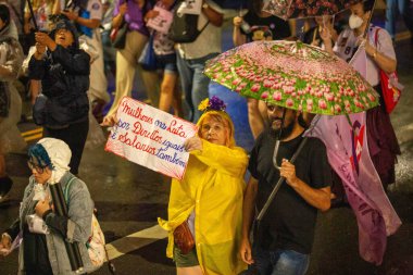 PAULO, BRAZİL MARCH 08, 2023, Uluslararası Kadınlar Günü, hakları için protesto etmek için sokaklara döküldü