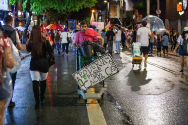PAULO, BRAZİL MARCH 08, 2023, Uluslararası Kadınlar Günü, hakları için protesto etmek için sokaklara döküldü
