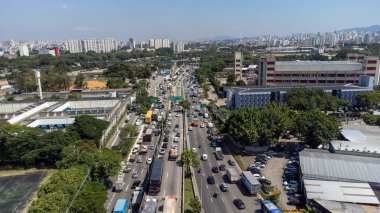 SAO PAULO, BRAZIL, 24 Mart 2023, Başkan Dutra otoyolunun hava görüntüsü