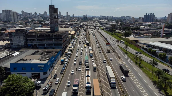 SAO PAULO, BRAZIL, 24 Mart 2023, Başkan Dutra otoyolunun hava görüntüsü