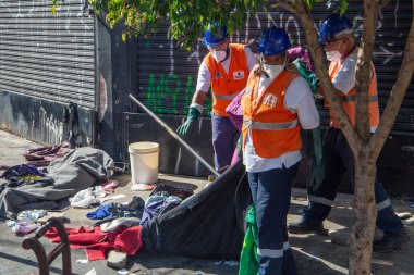 PAULO BRAZIL 03, 2023 So Paulo Belediye Başkanı Ricardo Nunes MDB, bu Cumartesi, 1 Nisan 2023 tarihinde, TJSP Adalet Divanı 'nın evsizler için çadırların kaldırılmasına izin veren kararını anmıştır..