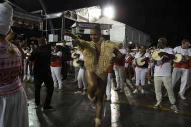 Paulo - 21 Ocak 2024: So Paulo karnavalının samba okulları Pazar gecesi Sambadrome 'da teknik prova yaptılar (21 Ocak)).