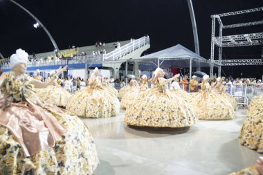 Paulo - 21 Ocak 2024: So Paulo karnavalının samba okulları Pazar gecesi Sambadrome 'da teknik prova yaptılar (21 Ocak)).