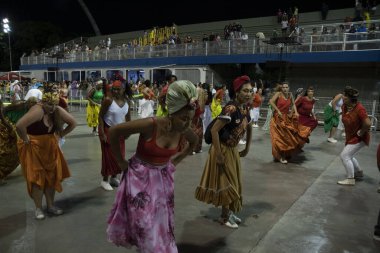 Paulo - 21 Ocak 2024: So Paulo karnavalının samba okulları Pazar gecesi Sambadrome 'da teknik prova yaptılar (21 Ocak)).