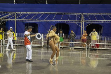 Paulo - 21 Ocak 2024: So Paulo karnavalının samba okulları Pazar gecesi Sambadrome 'da teknik prova yaptılar (21 Ocak)).