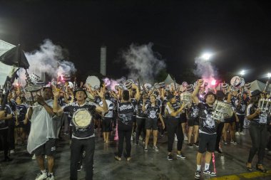 Paulo - 21 Ocak 2024: So Paulo karnavalının samba okulları Pazar gecesi Sambadrome 'da teknik prova yaptılar (21 Ocak)).