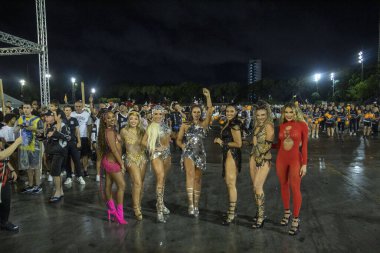 Paulo - 21 Ocak 2024: So Paulo karnavalının samba okulları Pazar gecesi Sambadrome 'da teknik prova yaptılar (21 Ocak)).