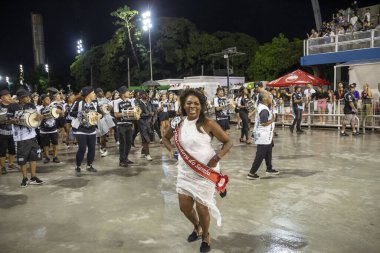 Paulo - 21 Ocak 2024: So Paulo karnavalının samba okulları Pazar gecesi Sambadrome 'da teknik prova yaptılar (21 Ocak)).