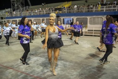 Paulo - 21 Ocak 2024: So Paulo karnavalının samba okulları Pazar gecesi Sambadrome 'da teknik prova yaptılar (21 Ocak)).