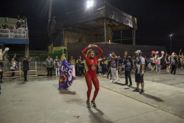 Paulo - 21 Ocak 2024: So Paulo karnavalının samba okulları Pazar gecesi Sambadrome 'da teknik prova yaptılar (21 Ocak)).