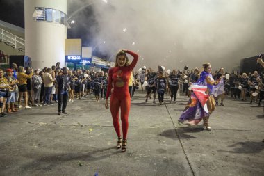 Paulo - 21 Ocak 2024: So Paulo karnavalının samba okulları Pazar gecesi Sambadrome 'da teknik prova yaptılar (21 Ocak)).