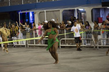 Paulo - 21 Ocak 2024: So Paulo karnavalının samba okulları Pazar gecesi Sambadrome 'da teknik prova yaptılar (21 Ocak)).