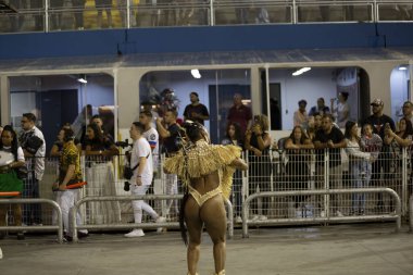 Paulo - 21 Ocak 2024: So Paulo karnavalının samba okulları Pazar gecesi Sambadrome 'da teknik prova yaptılar (21 Ocak)).