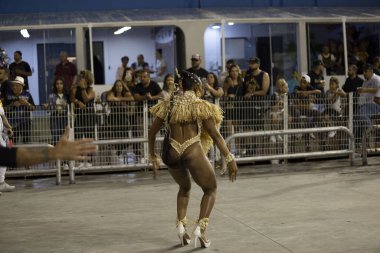 Paulo - 21 Ocak 2024: So Paulo karnavalının samba okulları Pazar gecesi Sambadrome 'da teknik prova yaptılar (21 Ocak)).