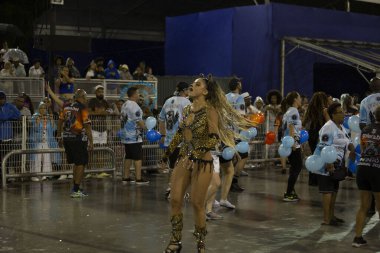 Paulo - 21 Ocak 2024: So Paulo karnavalının samba okulları Pazar gecesi Sambadrome 'da teknik prova yaptılar (21 Ocak)).