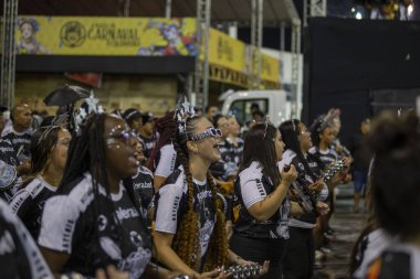 Paulo - 21 Ocak 2024: So Paulo karnavalının samba okulları Pazar gecesi Sambadrome 'da teknik prova yaptılar (21 Ocak)).