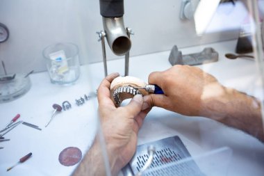 Dişçi diş Kliniği