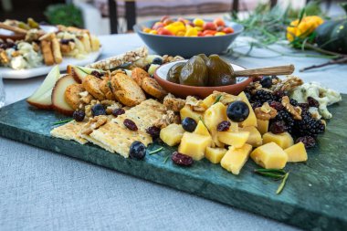 yemek masasında yemek Hizmetleri