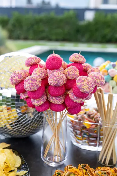 Cam tezgahtaki lezzetli tatlılar