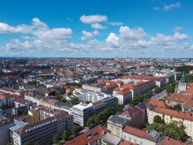 Marienplatz belediye binasının ve Almanya 'nın Münih kentindeki Frauenkirche' in hava manzarası. Yüksek kalite fotoğraf