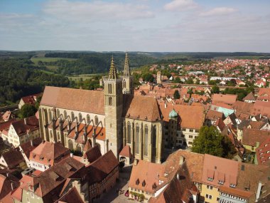 Rothenburg ob der Tauber havadan panoramik manzara. Rothenburg ob der Tauber, Almanya 'da Bavyera eyaletinde yer alan bir şehirdir. Yüksek kalite fotoğraf. Eski bir Alman şehri. Taş evler