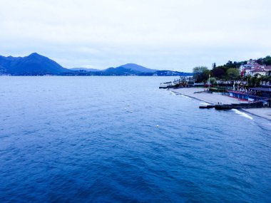 Locarno hava panoramik görüntüsü. Locarno İsviçre 'nin Ticino kantonunda Maggiore Gölü kıyısında yer alan bir kasabadır. Yüksek kalite fotoğraf