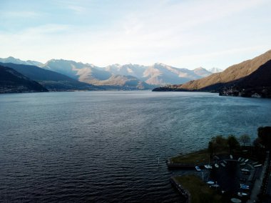 İtalya 'nın iç kesimlerinde deniz manzarası değişen deniz manzaralı güzel bir manzara, seyahat tatilinde Como Gölü. Yüksek kalite fotoğraf