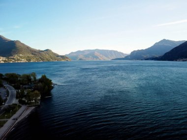 İtalya 'nın iç kesimlerinde deniz manzarası değişen deniz manzaralı güzel bir manzara, seyahat tatilinde Como Gölü. Yüksek kalite fotoğraf