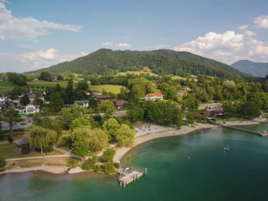 Tegernsee Gölü manzarası - Bavyera - Bad Wiessee. Yüksek kalite fotoğraf