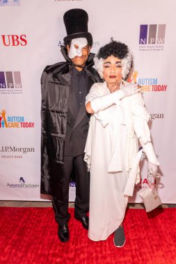 Dan Martin ve Ella Joyce, 29 Ekim 2022 'de Woodland Hills, CA' deki Otizm Hizmetleri için düzenlenen 1. Yıllık Ghouls Galası 'na katıldı. 