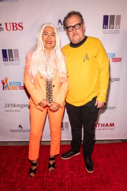 Matt ve Navah Asner, 29 Ekim 2022 'de Woodland Hills, CA' da Otizm Hizmetleri için Birinci Yıllık Ghouls Galası 'na katıldılar. 