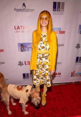 Chloe Estelle, 29 Ekim 2022 'de Woodland Hills, CA' daki özel konutunda Otizm Hizmetleri için 1. Yıllık Ghouls Galası 'na katıldı. 