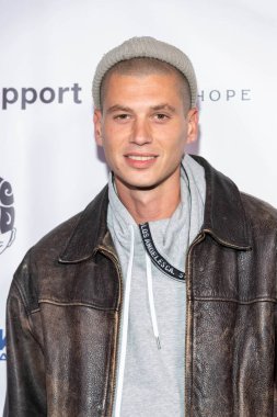 Fransceso Cuthe Rock Fotoğrafçısı Steve Rapport Fotoğraf Sergisi VIP Resepsiyonuna katıldı. Musichead Galeri, Hollywood, CA, 4 Kasım 2022 