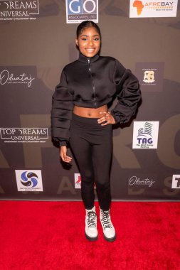 Brianni Walker, 6 Kasım 2022 'de Los Angeles' ta düzenlenen Regal LA Live 'da 2022 Afro Ödülleri' ne katıldı. 