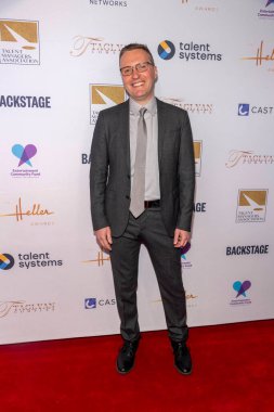 John Ort, 10 Kasım 2022 'de Taglyan Kompleksi, Hollywood' da Yetenek Endüstrisi 'nde 2022 Heller Ödülleri' ne katıldı.