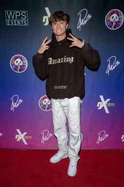 Brayden Whaley, Prymrr 'ın 17. Doğum günü partisine 12 Kasım 2022' de özel konutu Sherman Oaks, CA 'da katılıyor.