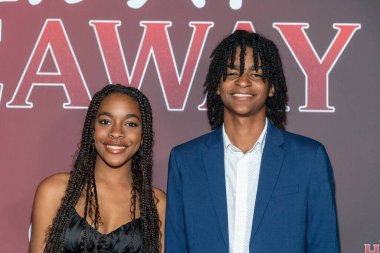 Journee Inez, Noah Lamont 17 Kasım 2022 'de Inglewood' daki Los Angeles Premiere 'de BET + Holiday Hideaway' e katıldı.