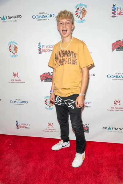 Stefan Benz Assiste 2022 American Music Awards Celebrity Gifting Suite — Photo