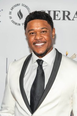 Pooch Hall, Beverly Hilton, Beverly Hills, CA, 20 Kasım 2022 'deki 25. Arpa Uluslararası Film Festivali Ödül Töreni' ne katıldı. 
