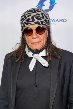 Yerli Wayne Jobson, 28 Kasım 2022 'de Laugh Factory, Los Angeles, CA' da gerçekleştirilen 