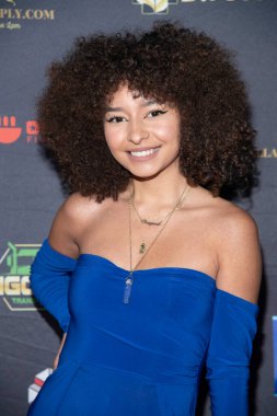 Cheyenne Hinojosa, 1 Aralık 2022 'de QD Meydanı, Westminster' daki SAM Vakfı 15. Yıldönümü Yardım Galasına katıldı. 