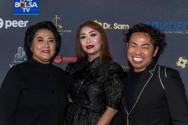 Marie To, Dr. Sam Nguyen, Hoai Tam SAM Vakfı 15. yıl dönümü yardım galasına katıldı QD Meydanı, Westminster, CA 1 Aralık 2022 