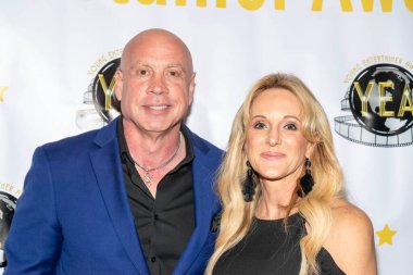 KITT Wakeley ve eşi Universal Sheraton, Universal City 'de düzenlenen 7. Yıllık Genç Eğlence Ödülleri' ne katıldılar. 