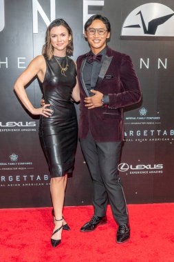 Amanda Phillips ve Josh Dela Cruz, Lexus 'un Beverly Hilton, Beverly Hills' de sunduğu 20. Unutulmaz Gala 'ya katıldılar. 