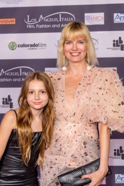 Kızı Veronika Block ile birlikte komedyen Eugenia Kuzmina, TCL Çin Tiyatrosu 'nda Los Angeles Italia Film, Moda ve Sanat Festivali' ne katıldı.