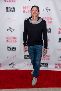 Komedyen Marc Gordon, Los Angeles Müzik Salonu 'nda 